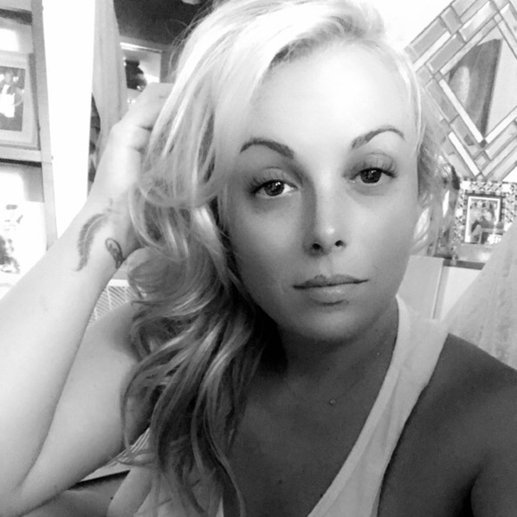 Meet your Posher, Ashley - Picture 3 of 3